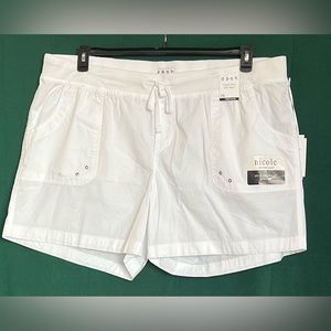 NWT Dash Nicole White Comfee-Flex Short 3X